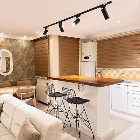 Great Location Terrace 15