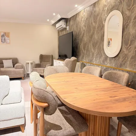 Great Location Terrace 15