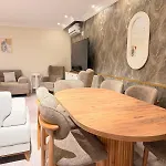 Great Location Terrace 15