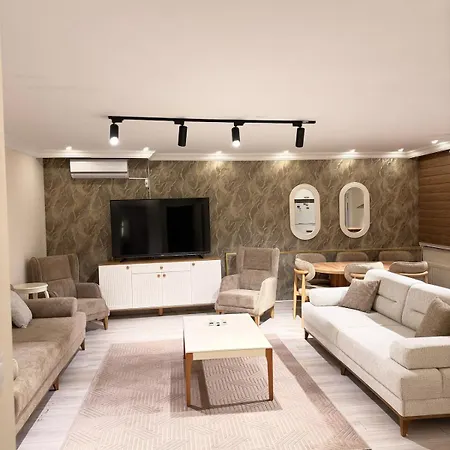 Great Location Terrace 15 Apartment