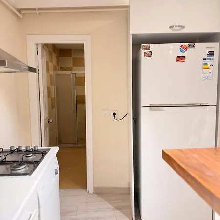 Great Location Terrace 15 *