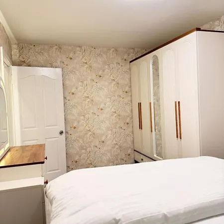 Great Location Terrace 15