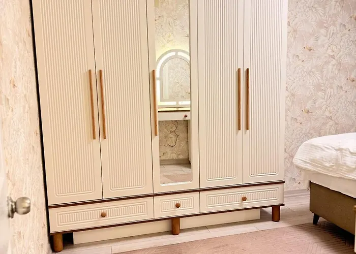 Great Location Terrace 15 *