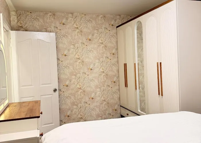 Great Location Terrace 15